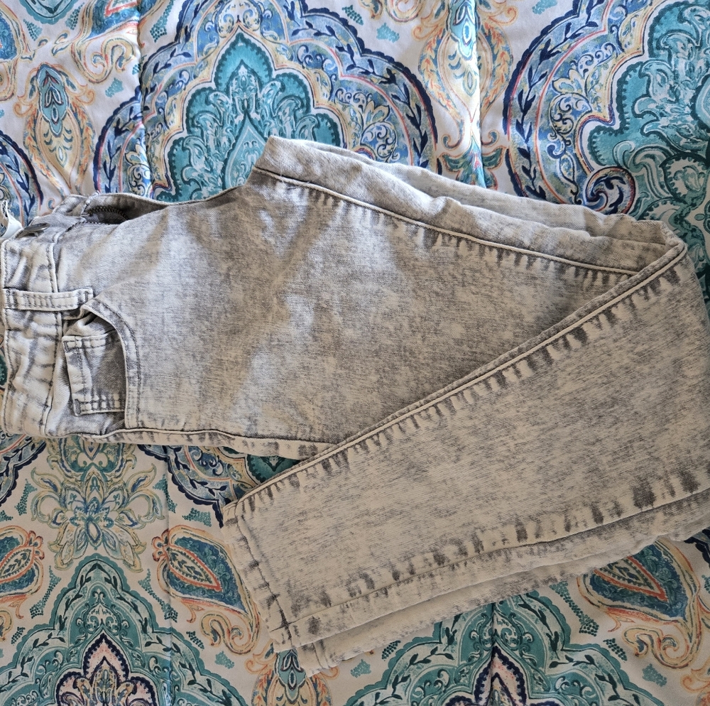 Forever21 Ash Gray Skinny Jeans Size 24